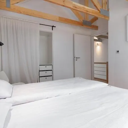 By Wise Ka With Sauna, Cleaning Included 度假居 Wisełka